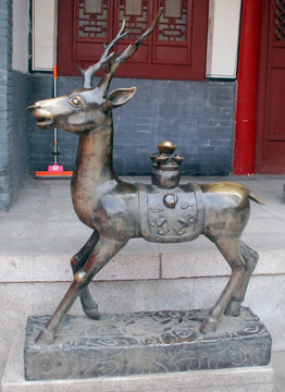 鹿的雕塑