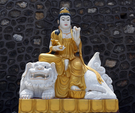 北京十渡乐佛寺菩萨像