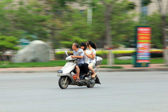電瓶車(chē)