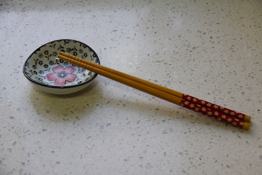 筷子碟子餐具