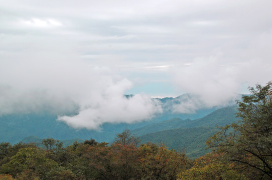 烟雨西岭雪山