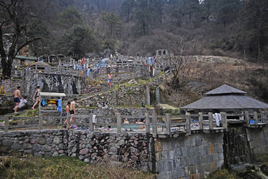 海螺沟冰川温泉