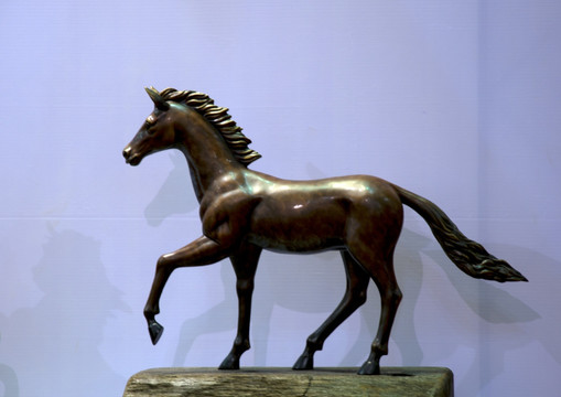 雕塑马造型图