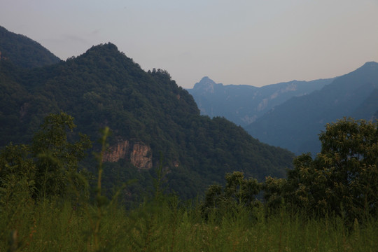 山间云霞