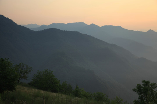 山间云霞