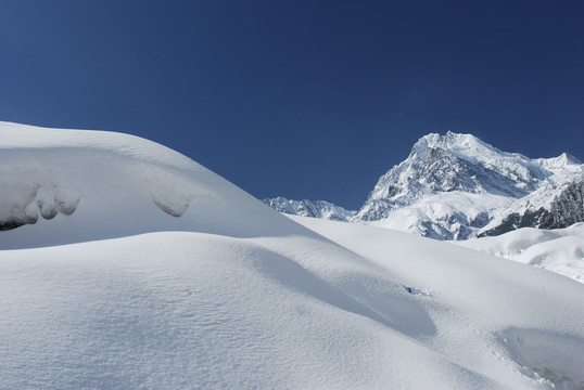 贡嘎山雪峰