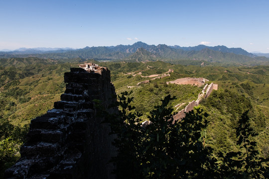 長(zhǎng)城 明長(zhǎng)城 山巒起伏 夏天