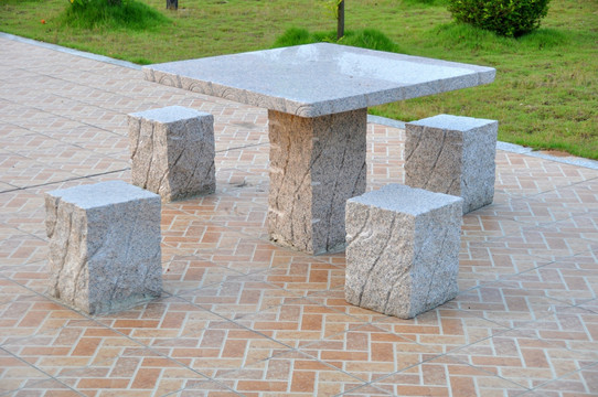 园林石桌石凳