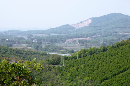 远眺滁州关山