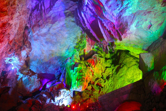 喀斯特洞穴