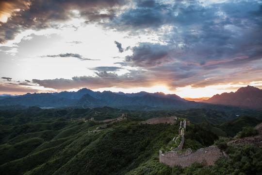 长城 明长城 山峦起伏 夕照