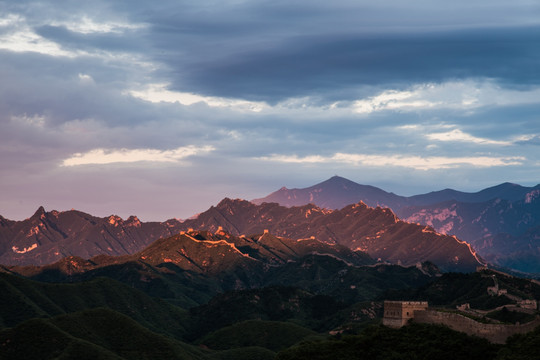 长城 明长城 山峦起伏 夕照