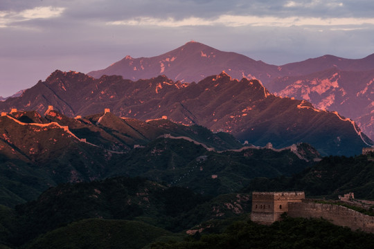 长城 明长城 山峦起伏 夕照