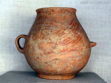 大汶口文化红陶罐