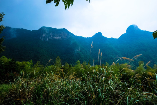 高山起伏