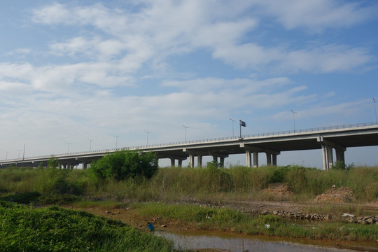 沿江高速路