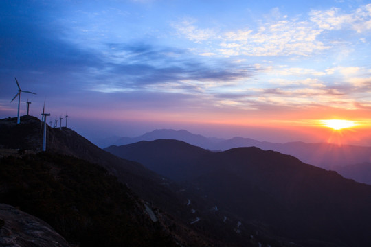 括苍山日出风光