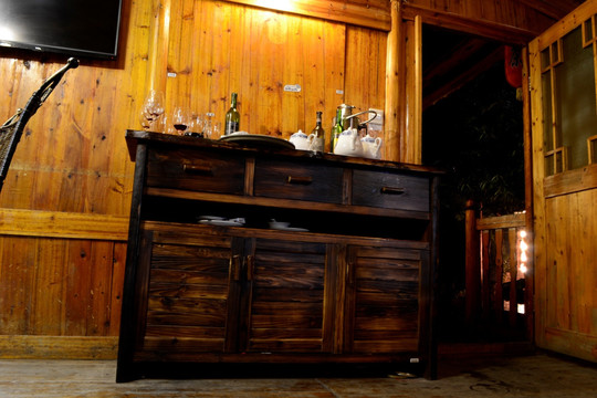 木餐柜