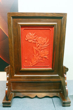 雕漆剔红花卉插屏