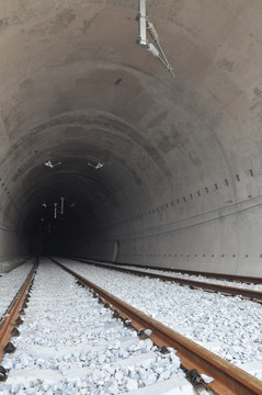铁路隧道工程
