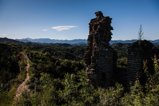 长城 明长城 山峦起伏 逆光