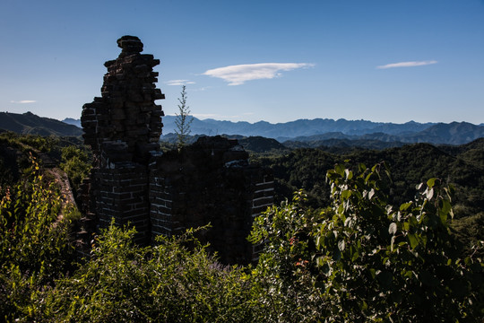 长城 明长城 山峦起伏 逆光