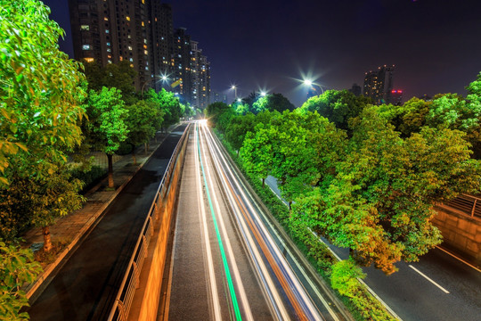 夜景车流尾灯