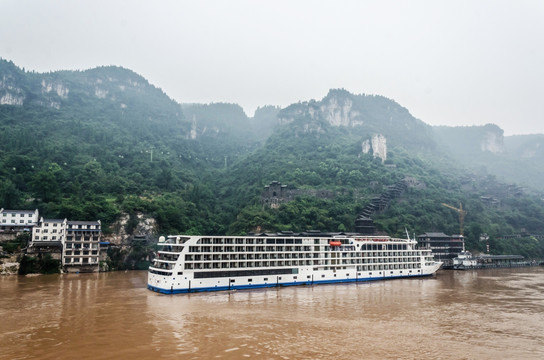 长江三峡 三峡邮轮 西陵峡