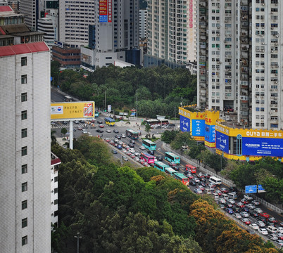 笋岗路塞车