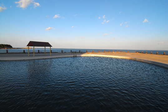 海边泳池