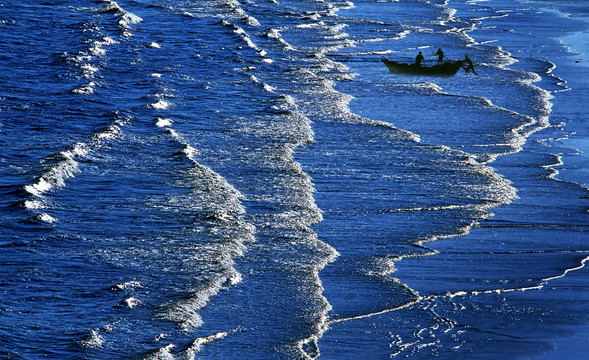 海滩 海浪 浪花 渔归