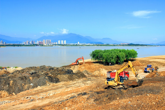 忙碌的建设工地