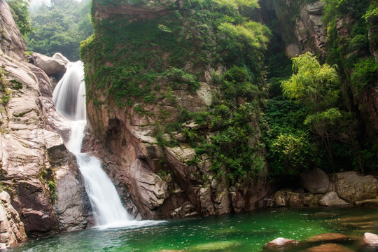 青岛崂山九水潮音瀑