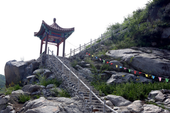 北京聚灵峡灵山古道风景区