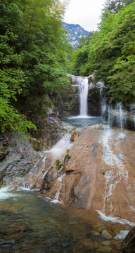 山泉 瀑布