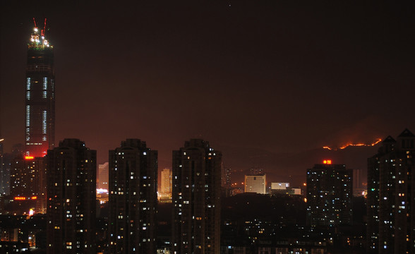 深圳看香港山火