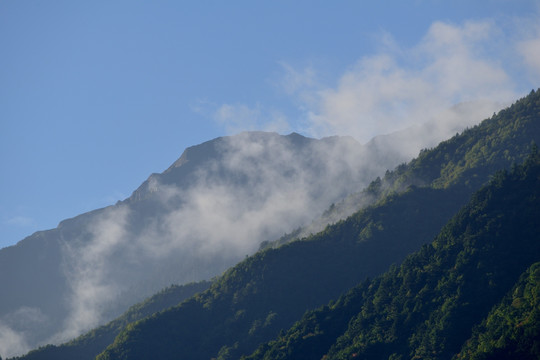 四川理县高山云雾