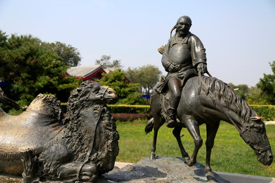 銅雕駱駝戰(zhàn)馬
