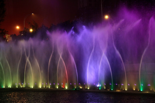 汉街音乐喷泉夜景