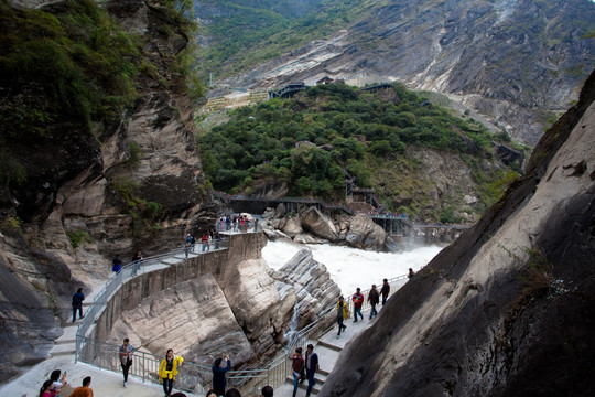 虎跳峡 金沙江