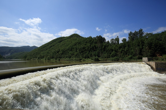 水库水坝瀑布