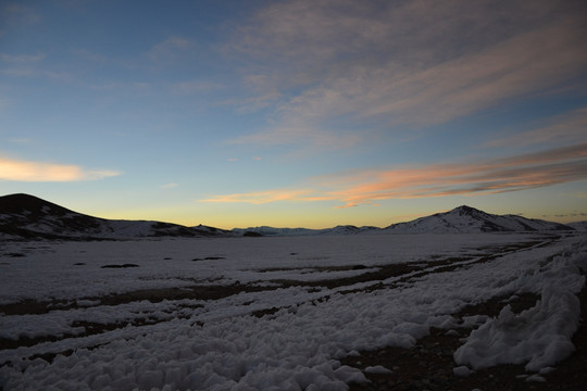 黎明 雪原