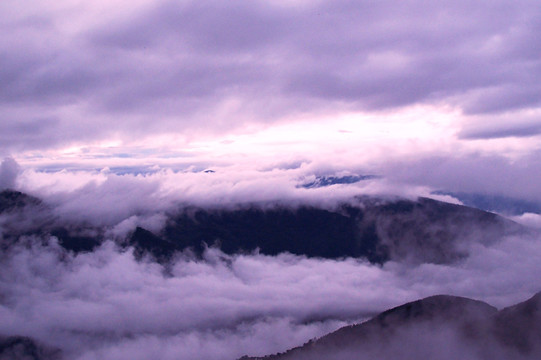 美景 高山流云