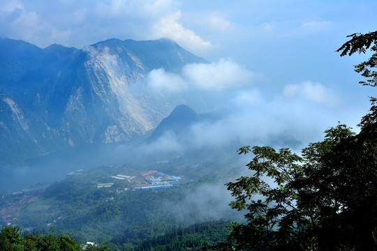 都江堰紫坪铺山区云海