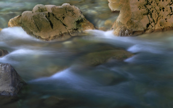 流水 溪流 小河 河流 苔藓