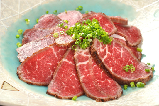 生烤牛肉