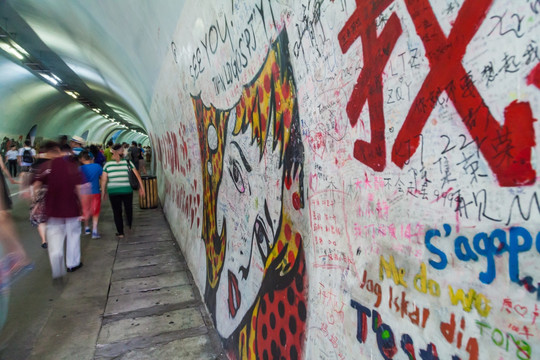 芙蓉隧道涂鸦墙
