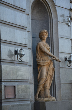 欧式建筑中的雕像