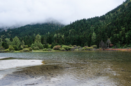 四川毕棚沟景区 磐羊湖 月亮湾