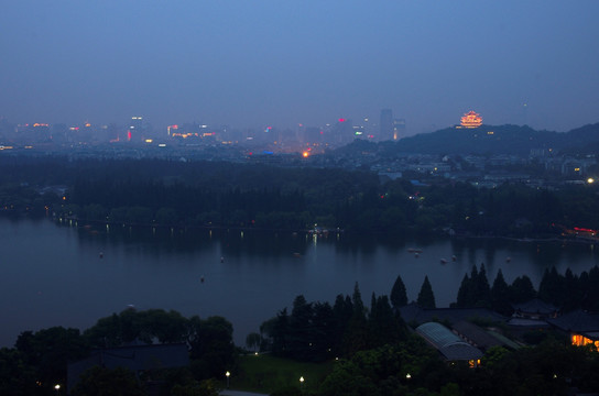 杭州西湖夜幕